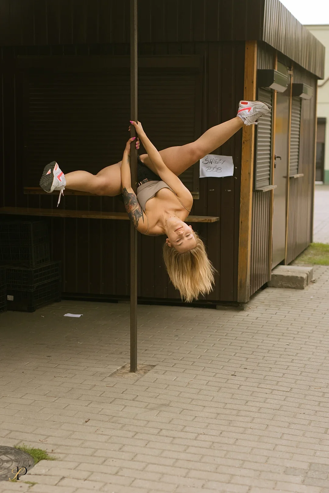 pole dance