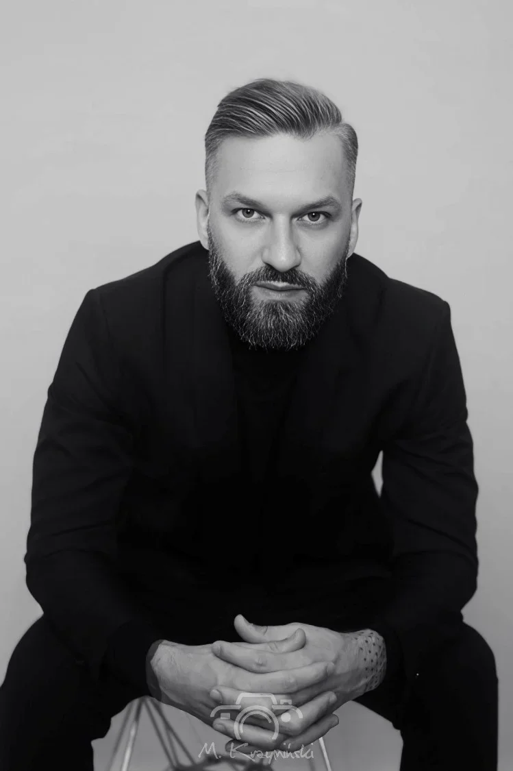 Czerń ogarnia wygląd, reszta jakoś się ogarnie.